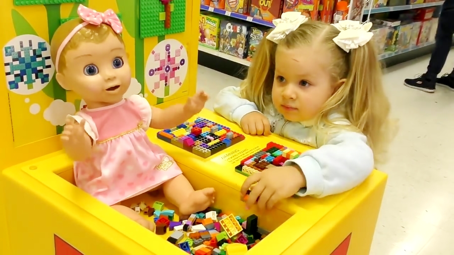 ماجراهای دیانا و روما - دیانا و روما بچه عروسک ها را به خرید می برند !